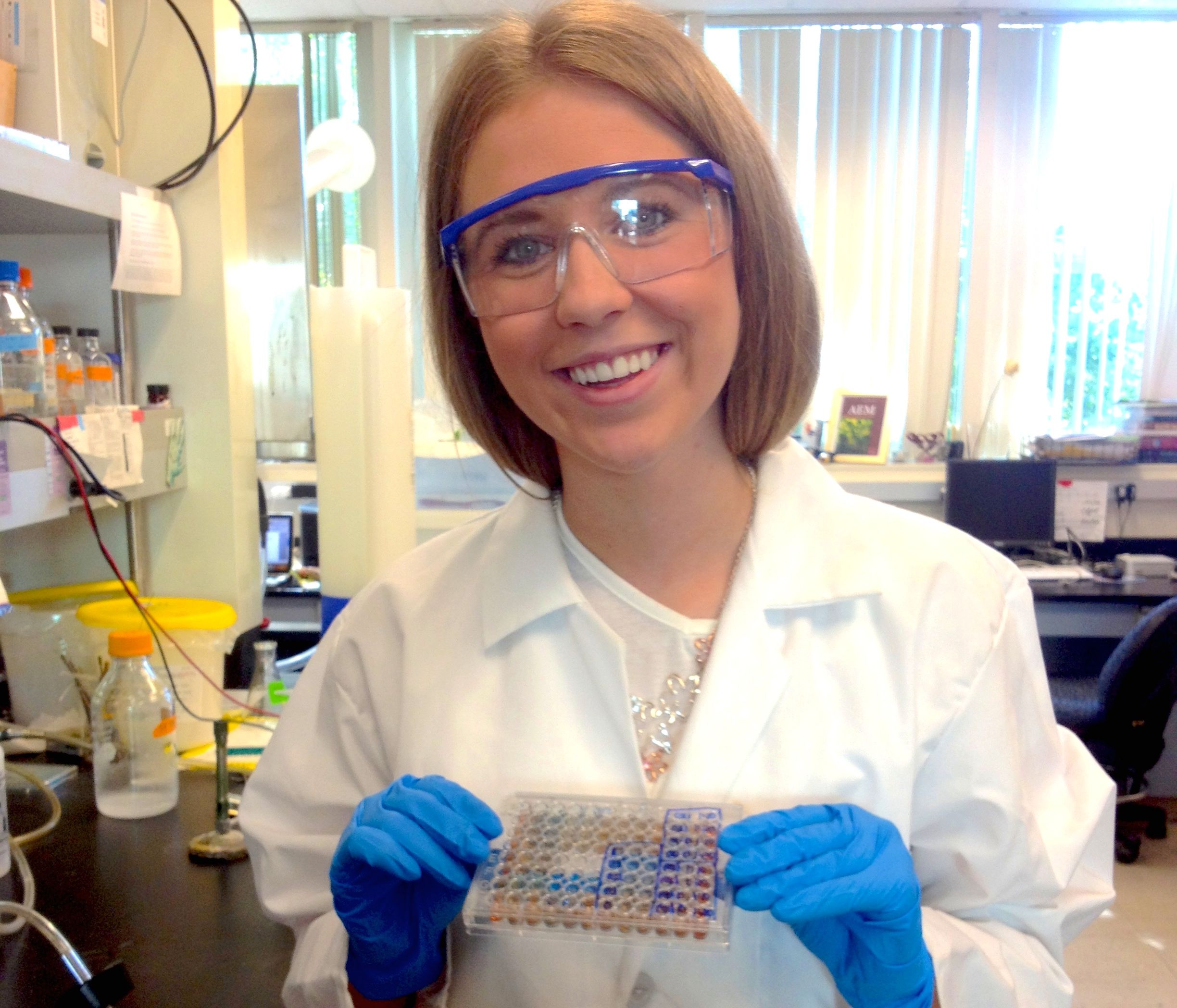 Jessica Malinchak in the lab