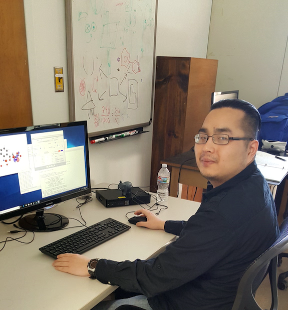 Andy Pham demonstrates a software specialized in modeing molecules.