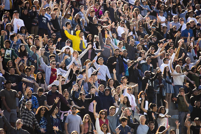 Crowd cheering at Welcome to CSUF Day